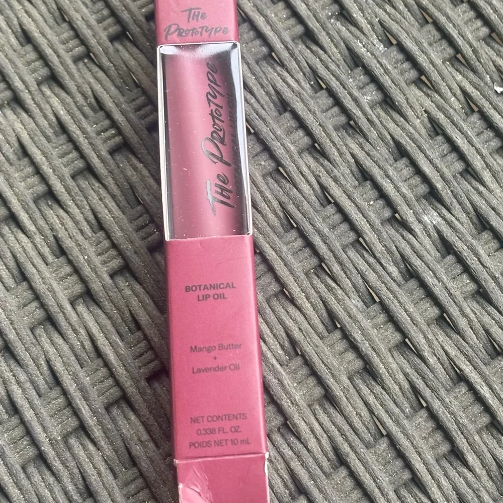 NWT The Lip Bar Lip Oil - Shade color One of One - item perfect but box squished